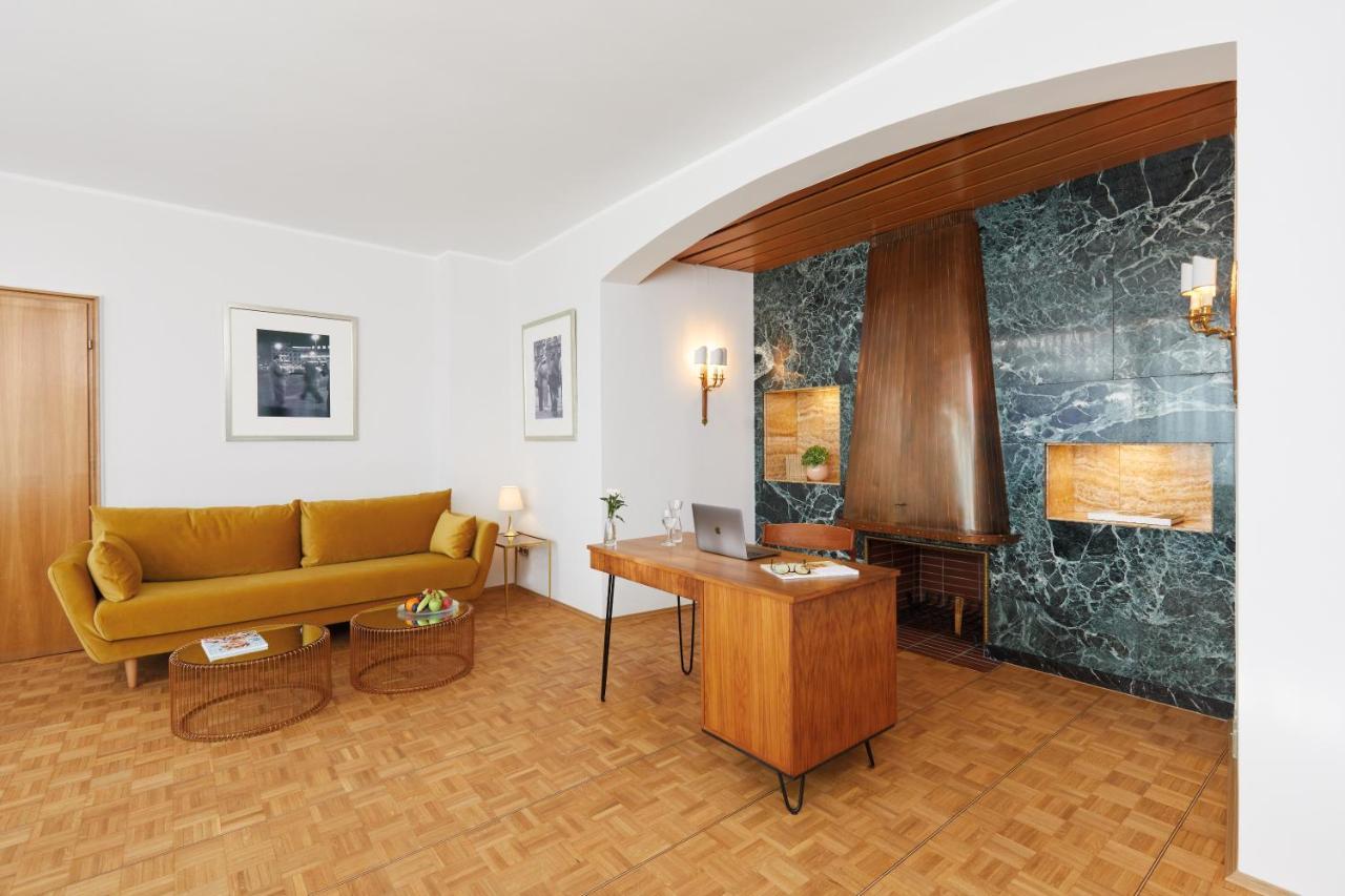 Excelsior Hotel