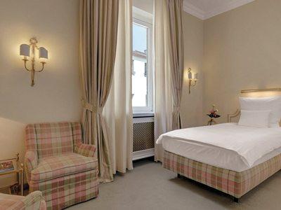 Excelsior Hotel 4*