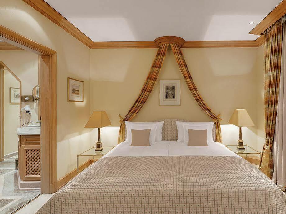 Excelsior Hotel 4*